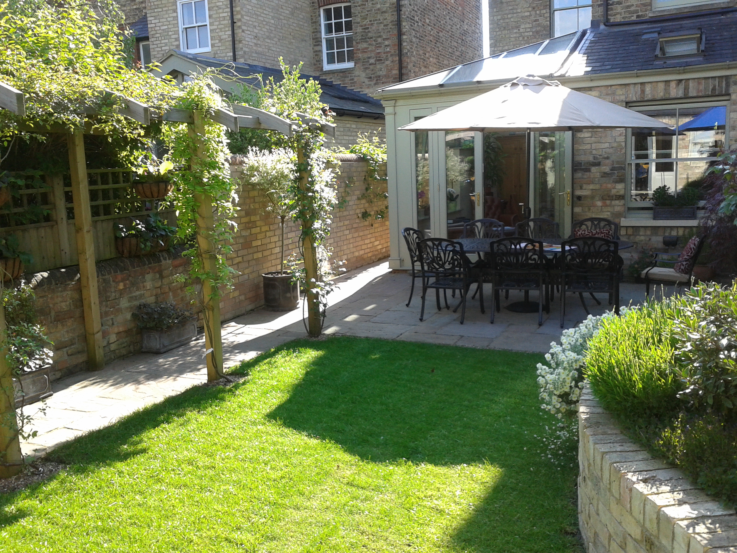 Oxford Cottage Garden - Ann Rosmarin Landscape Design