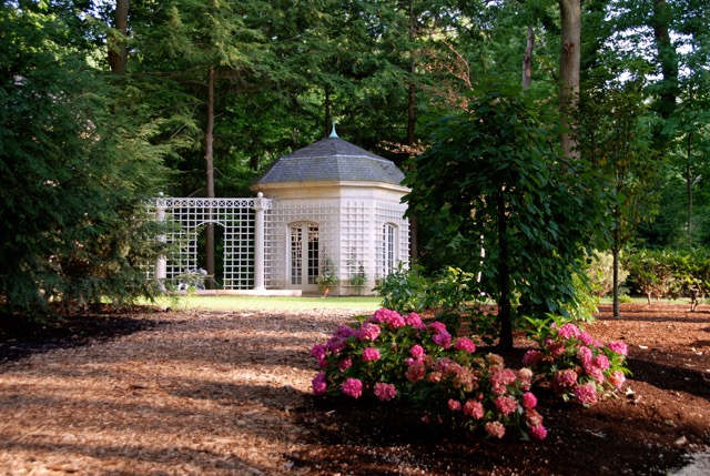 French Estate - Ann Rosmarin Landscape Design