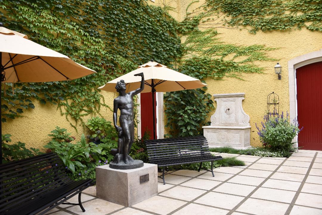 Bacchus Courtyard, Jordan Winery - Ann Rosmarin Landscape Design